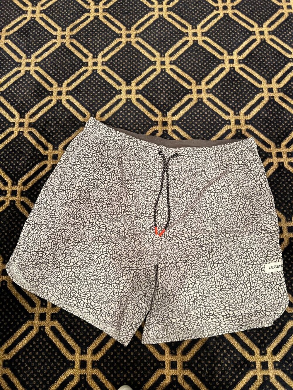 Legends Men’s XXL Black White Print Performance Athletic Shorts 7”